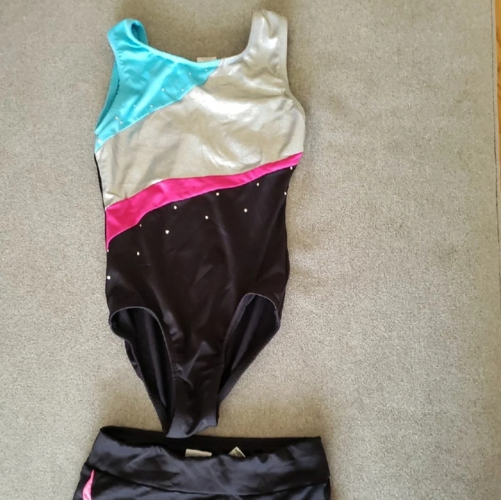 Gymnastic dance leotard and shorts 8/10